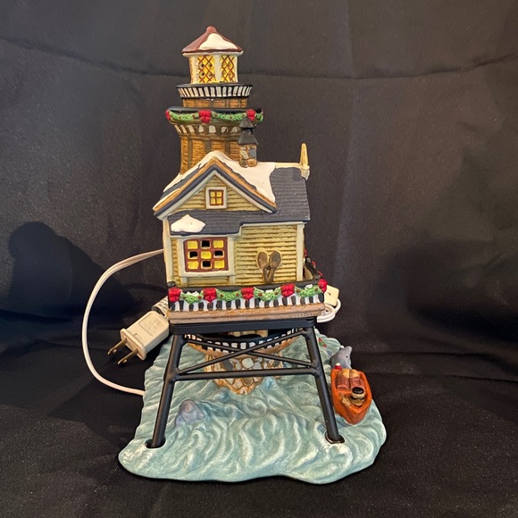Snow Village Christmas Cove Lighthouse Water 9.5” - Picture 4 of 6